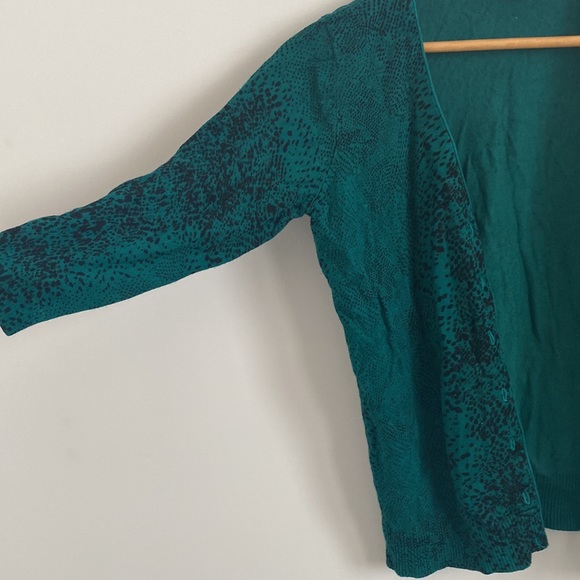 Ladies Cardigan - Picture 2 of 2